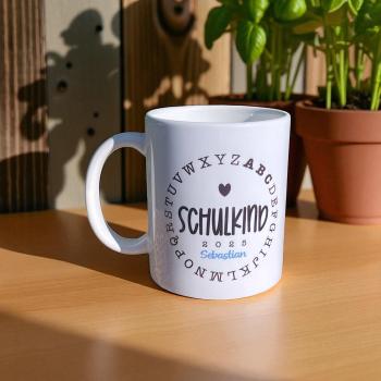 Keramiktasse Schulkind 2025 mit Vornamen personalisiert Einschulung Namenstasse - Artikel-Nr. 1100004